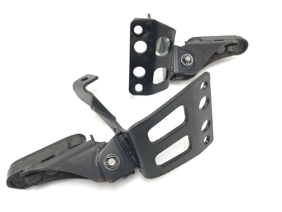 BMW F 650 GS Dakar [2007] - Rider footrests left and right with bracket