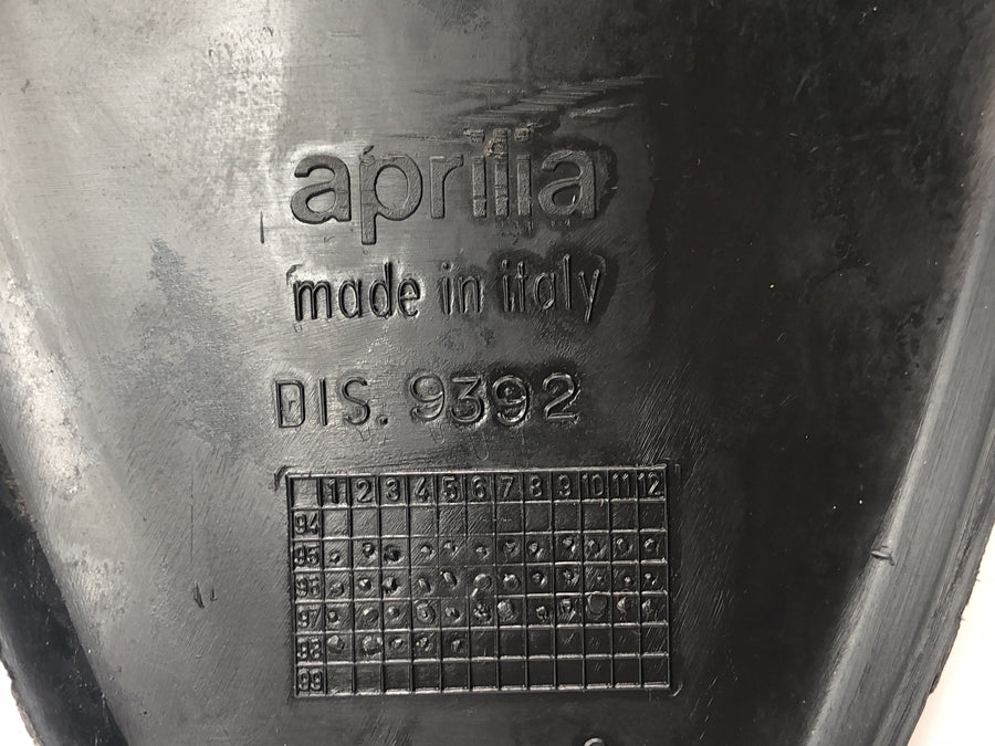 Aprilia RS 125 Extrema [1994] - Front fairing center radiator grille