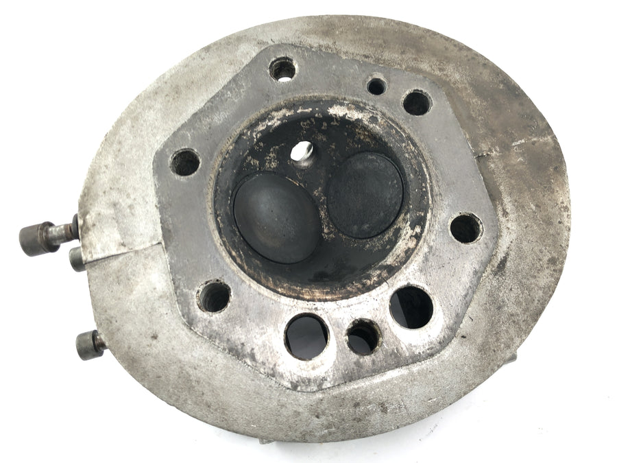 Moto Guzzi V7 Special [1971] - cylinder head right valve head head engine cylinder head