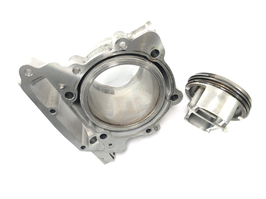 Aprilia RSV 1000 RP Mille [2001] - Cylindre avec piston arrière