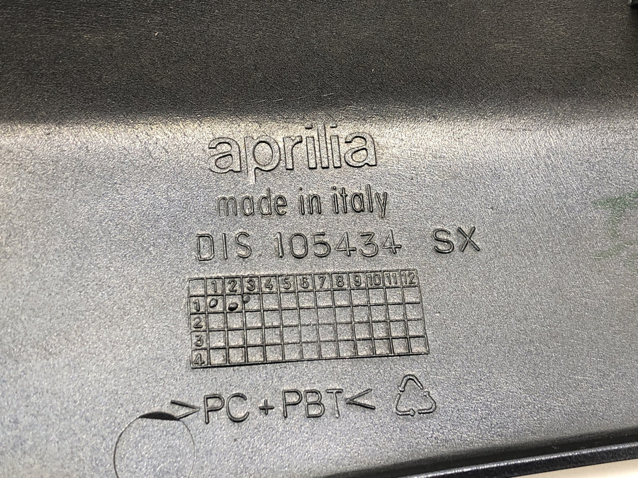 Aprilia RST 1000 Futura [2002] - revêtement de siège derrière le revêtement arrière droit