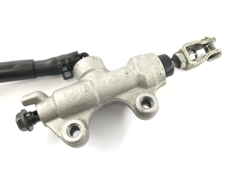 Kawasaki Versys KLE 650 A [2006] - Rear brake pump rear wheel brake cylinder