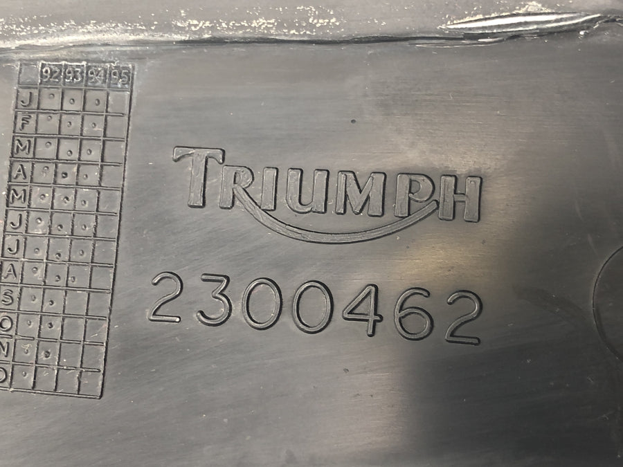 Triumph Daytona 900 T300D [1996] - Panneau intérieur du revêtement de cockpit à l'avant