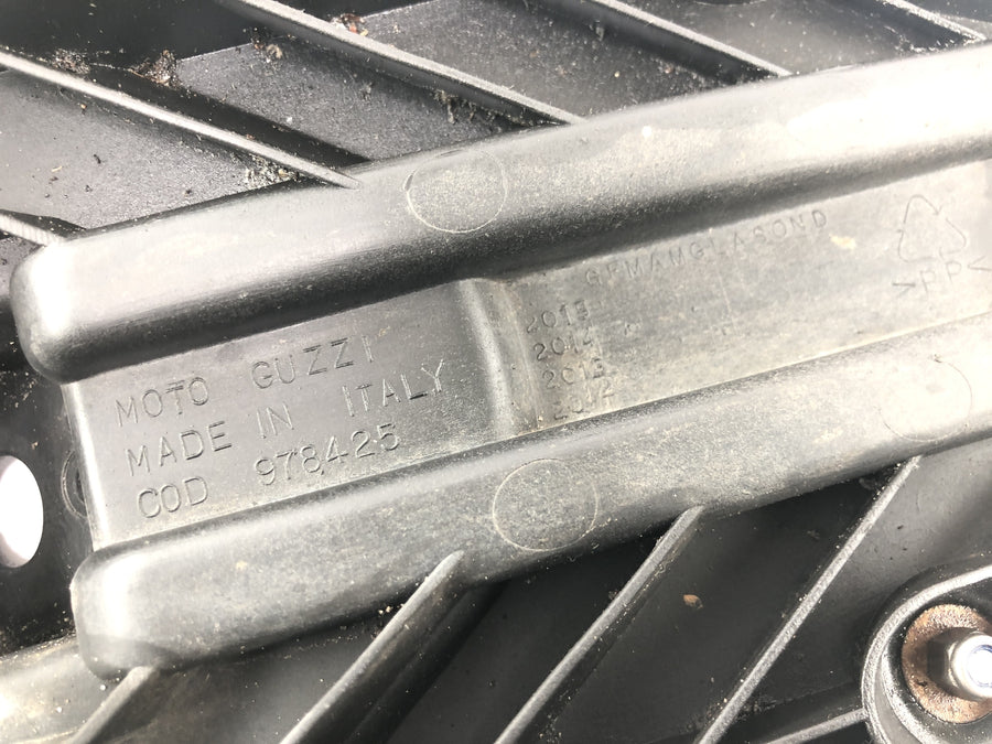 Moto Guzzi Stelvio 1200 8V [2016] - Rear fender license plate holder
