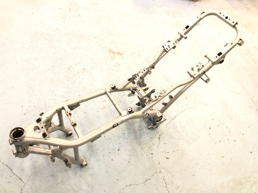 Moto Guzzi Stelvio 1200 8V [2016] - Frame main frame with papers