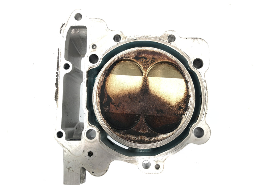 Aprilia RSV 1000 R [2004] - cylindre avec piston à l'avant