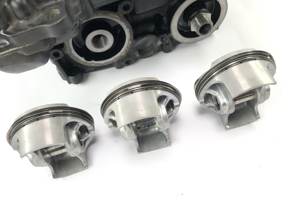 Triumph Street Triple R 675 D67LD [2010] - Motor housing with running sockets and pistons
