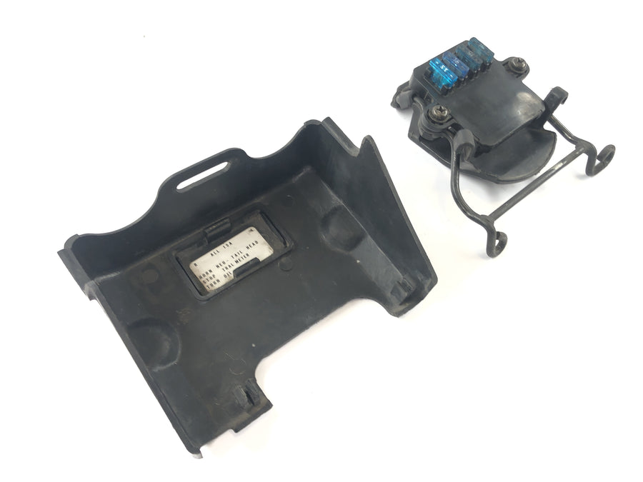 Honda CBX 650 E RC13 [1983] - Protection du support de capuchon de couverture du boîtier de la boîte à fusibles