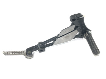 Kawasaki Zephyr 750 ZR750C [1994] - Footrest system driver passenger footrest holder right - 0
