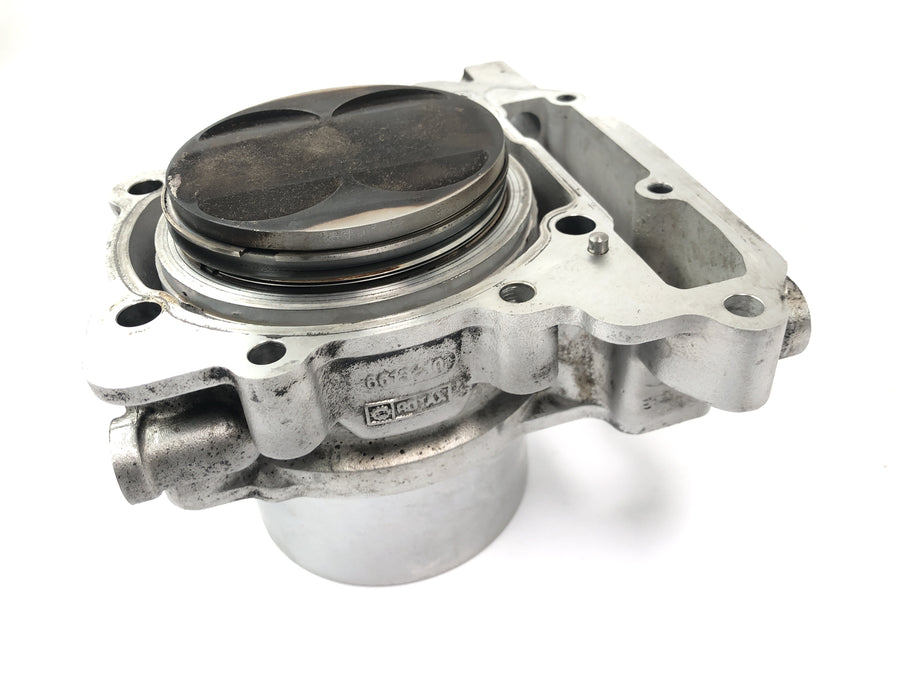 Aprilia RSV 1000 RP Mille [2001] - Cylindre avec piston arrière