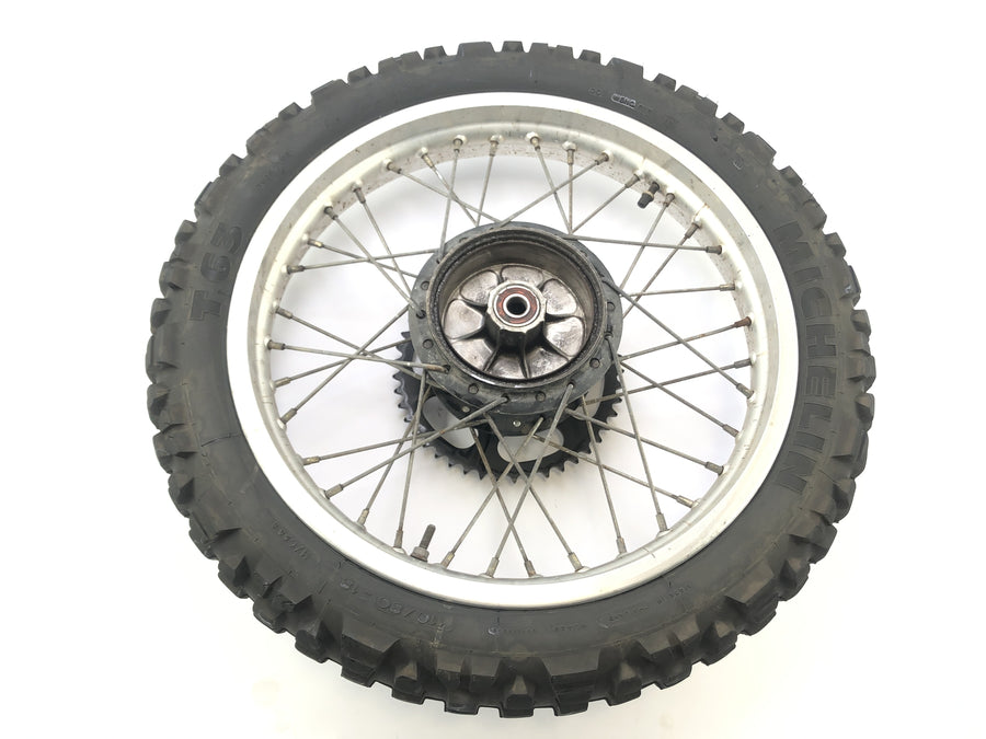 Yamaha XT 350 3YT / 55V [1990] - Rimer de la roue arrière avec roue de chaîne à l'arrière