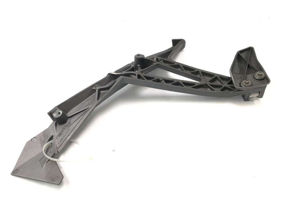 Aprilia RST 1000 Futura [2002] - Pedia's footrest on the right with Halter Footrest holder on the right