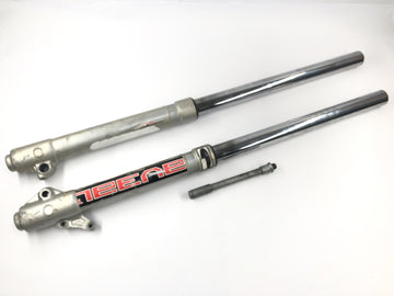 Yamaha TT 600 R DJ01 [1998] - fourche de suspension Telegabel avec axe