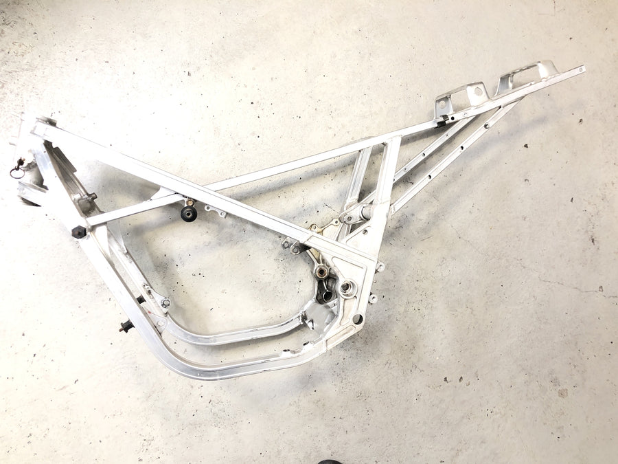 Suzuki RG 250 Gamma GJ21D [1987] - Rahmen Hauptrahmen ohne Papiere