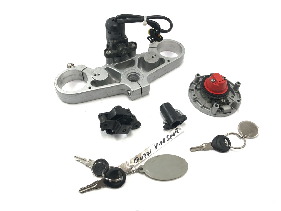 Moto Guzzi V11 Sport [1999] - Lock set ignition lock fork bridge at top tank cap