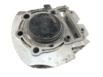 Yamaha XV 750 5G5 [1982] - cylinder with pistons in the back - 0