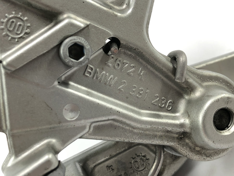 BMW R 1100 S R2S [2000] - Driver's right footrest system with brake lever and bracket