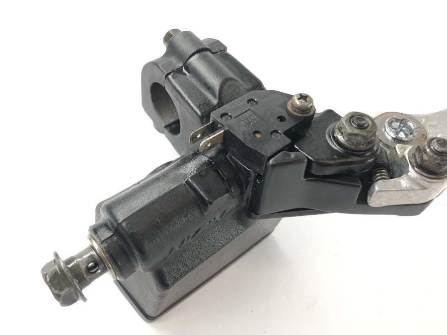 Suzuki Bandit 1200 GV75A [1998] - Handbrake pump front wheel brake handlebar fitting right