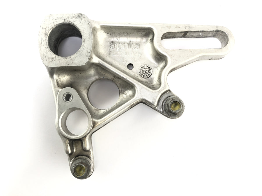 Aprilia RSV4 1000 [2010] - anchor plate