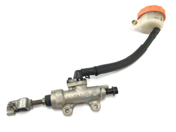 Honda CBR 900 RR SC28 [1994] - brake pump at the back foot brake