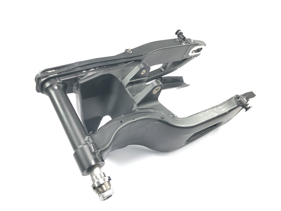 Honda CBR 1000 RR SC57 [2006] - Bras oscillant de roue arrière avec axe de bras oscillant