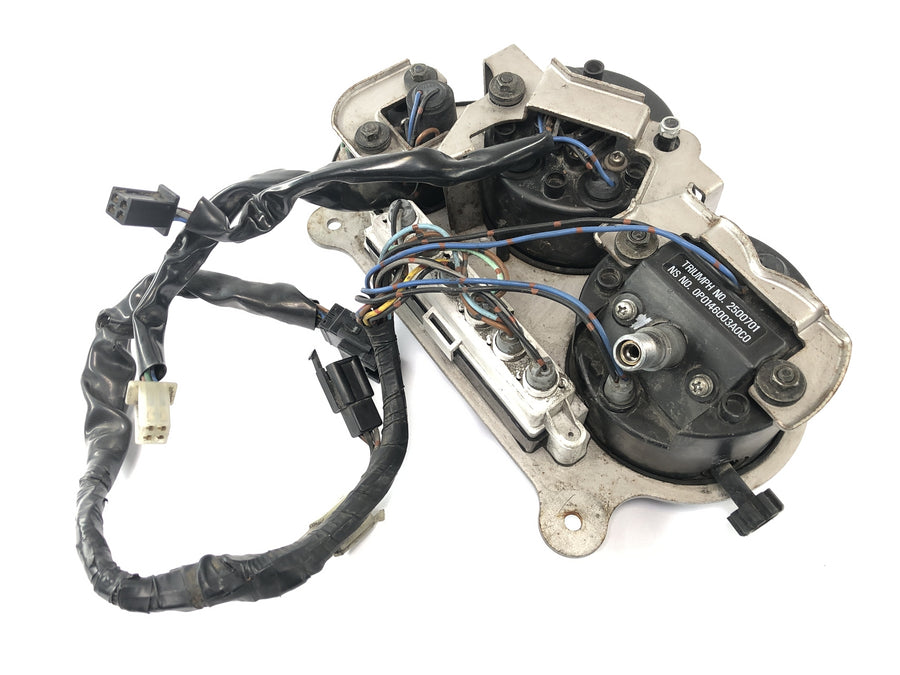 Triumph Daytona 900 T300 [1996] - Accastillage Compte-tours Compte-tours Instruments Combiné d'instruments