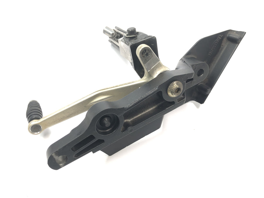 Triumph Daytona 900 T300 [1996] - Footrest system footrest left with shift pedal