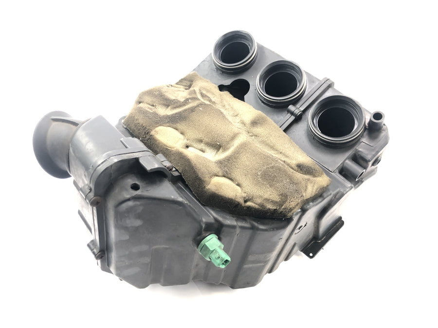 Triumph Tiger 955i 709EN [2003] - Air filter box airbox air filter housing