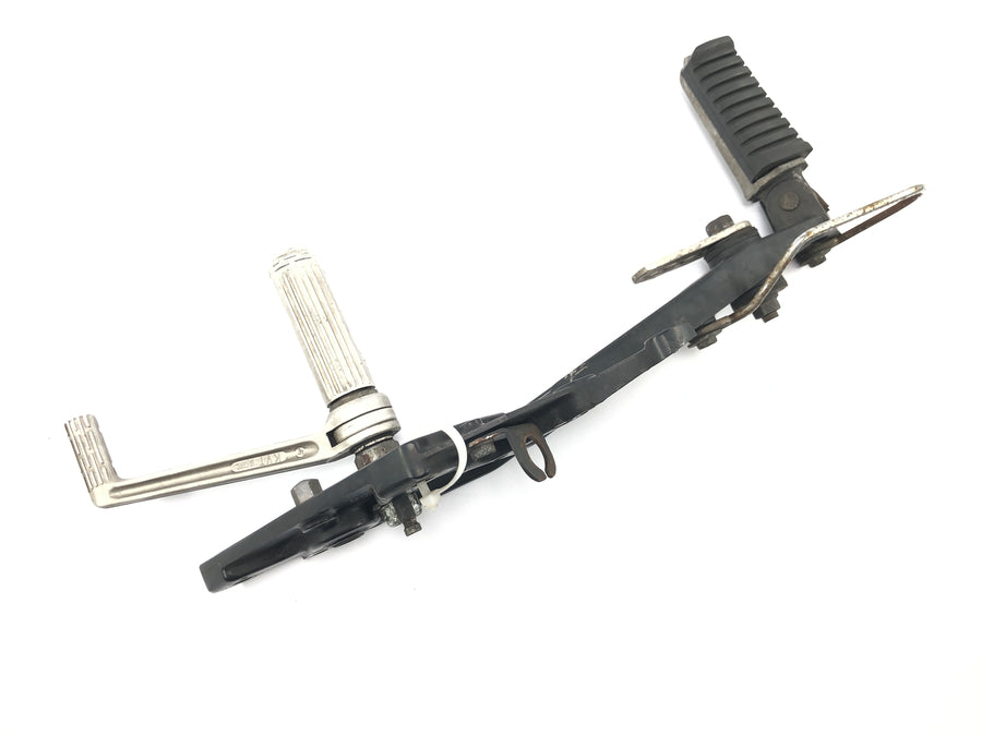 Kawasaki GPZ 1000 RX ZXT00A [1986] - Right footrest system with footrests and brake pedal