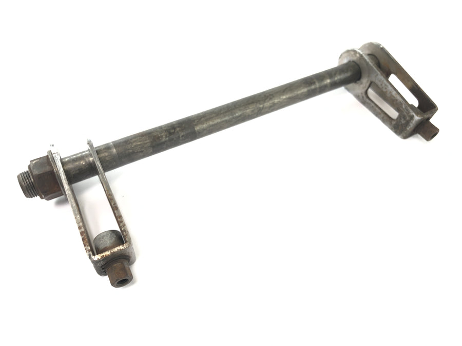Suzuki GSX-R 1100 W GU75 C [1994] - Rear wheel axle axle with chain tensioner