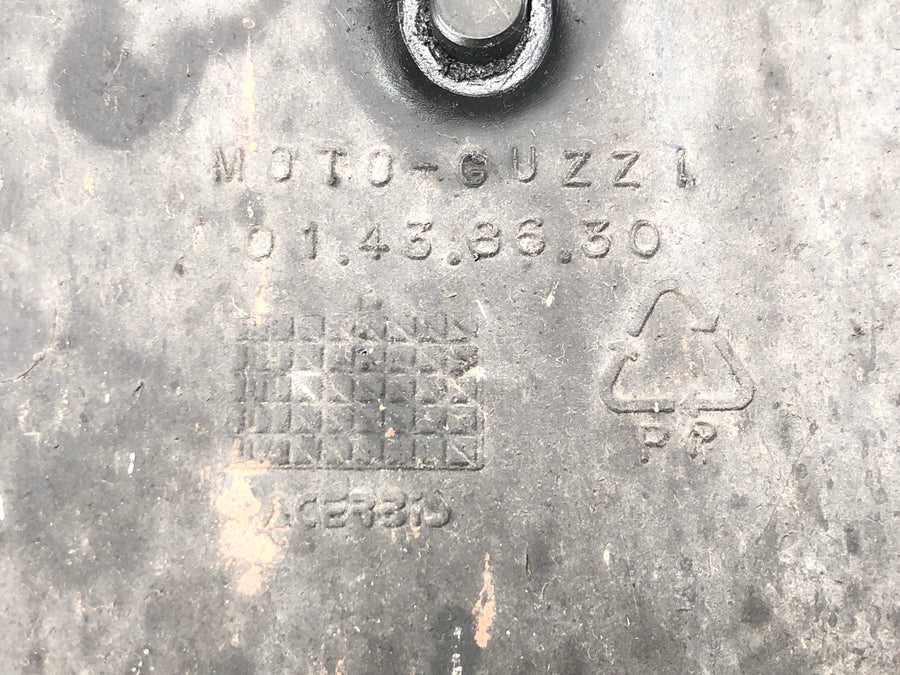 Moto Guzzi V11 Sport [1999] - Kennzeichenhalter Rücklichtaufnahme Spritzschutz
