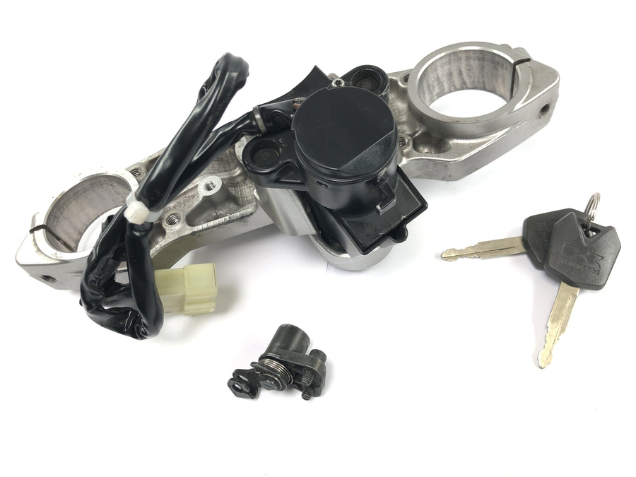 Kawasaki Versys KLE 650 A [2006] - Lock set with upper fork bridge ignition lock seat lock