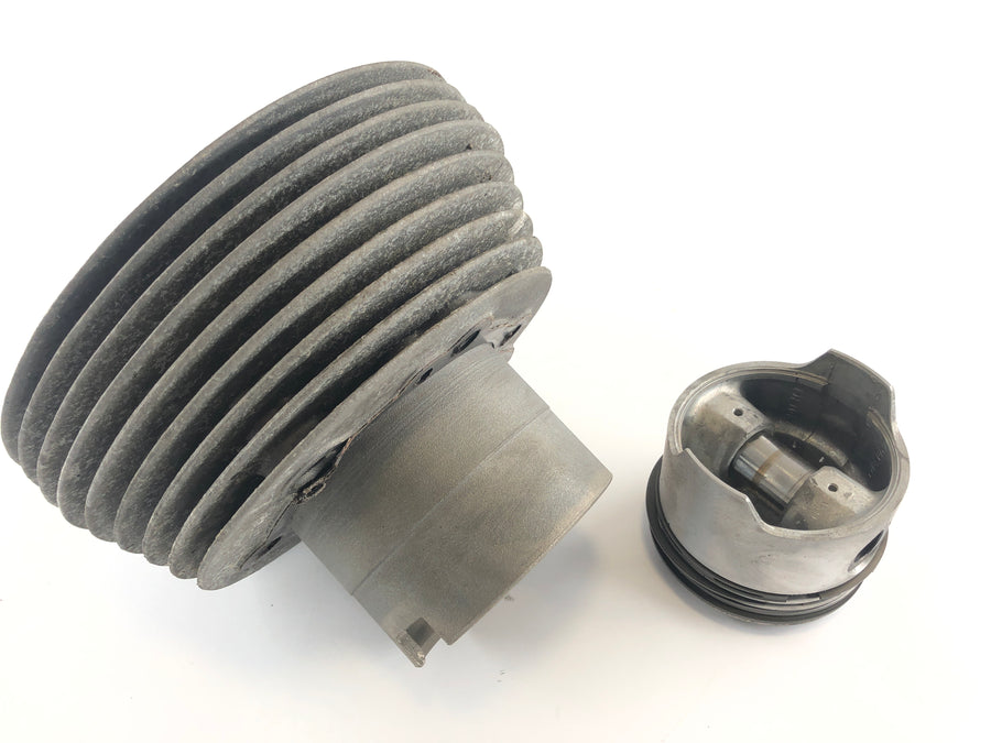 Moto Guzzi 850-T3 [1980] - Cylinder with piston cylinder lying left