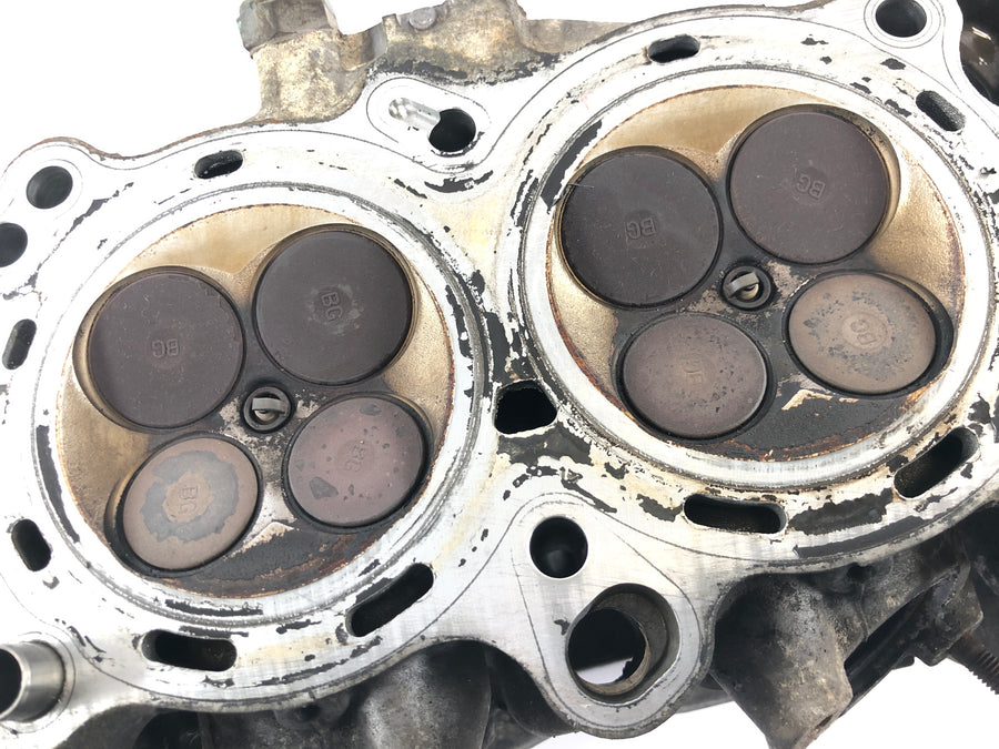 Honda VFR 800 FI RC46 [1999] - Cylinder head valve train combustion chamber engine head front