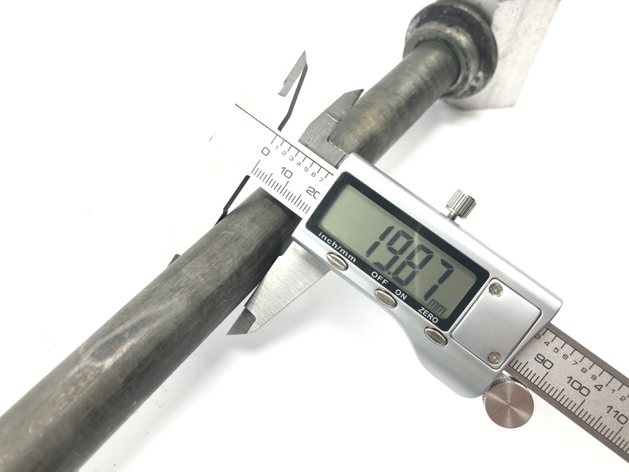 Yamaha XJR 1300 RP02 [1999] - axe de roue arrière axe de roue arrière