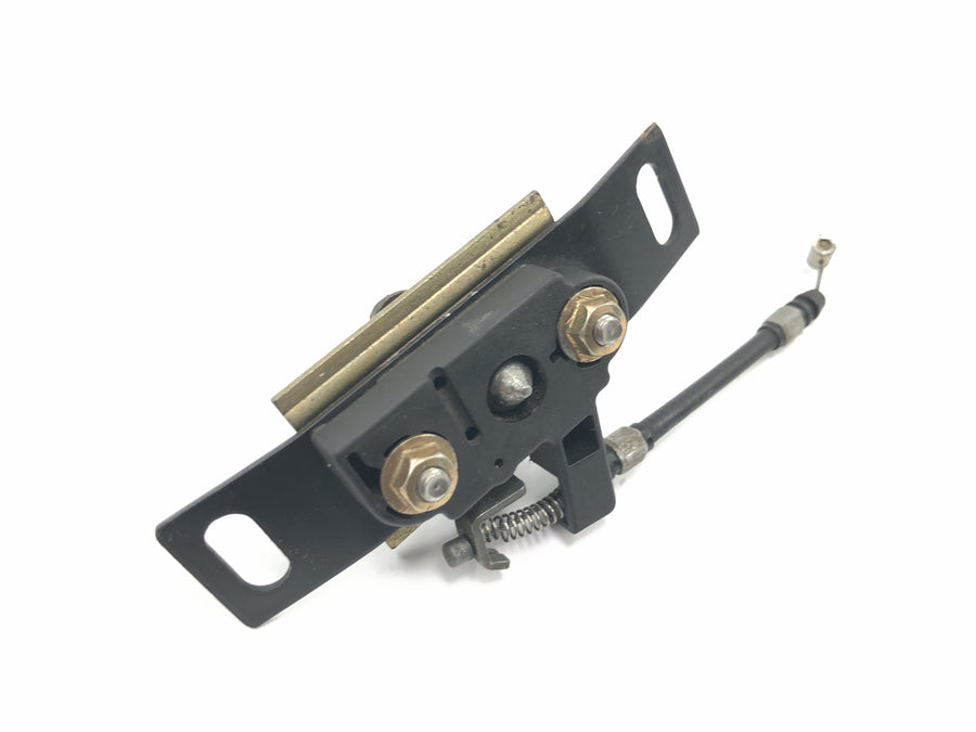 Triumph Adventurer 900 T309RT [1998] - Rear seat lock