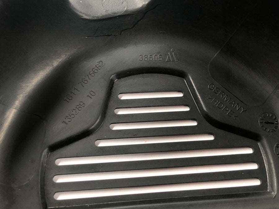 BMW R 1200 GS R12 K25 [2004] - Fuel pump cover