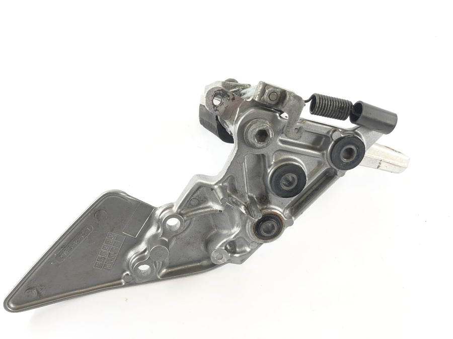 Suzuki Bandit 1200 GV75A [1998] - Footrest Driver's footrest right with brake pedal