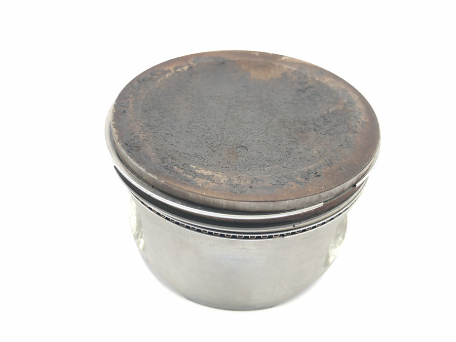 Suzuki Intruder VL 1500 AL [2000] - cylinder with piston at the front