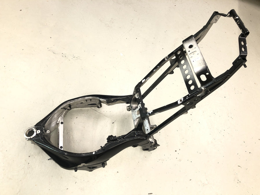 Yamaha YZF R1 RN04 [2001] - Frame main frame chassis with papers