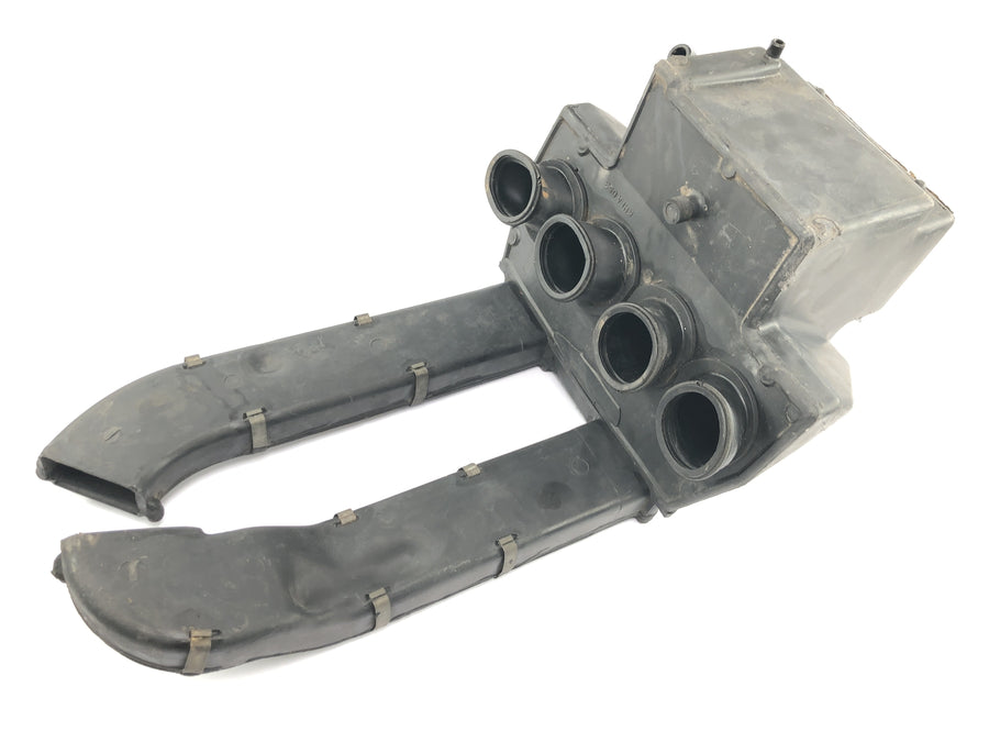 Kawasaki GPZ 1000 RX ZXT00A [1986] - Air filter box air filter housing airbox