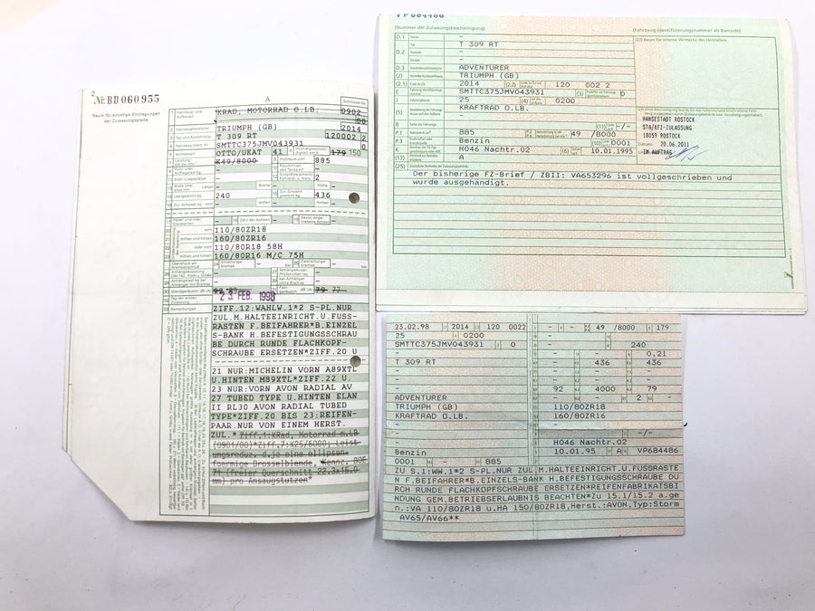 Triumph Adventurer 900 T309RT [1998] - Cadre avec papiers