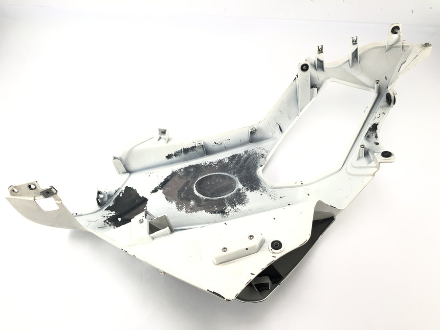 Moto Guzzi Stelvio 1200 4V [2009] - Covered side part on the right displacement part