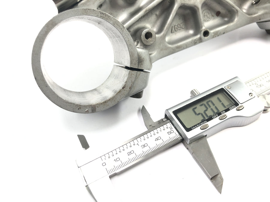 BMW R 1100 S R2S [2000] - Lower fork bridge, steering head bearing mount Telelever
