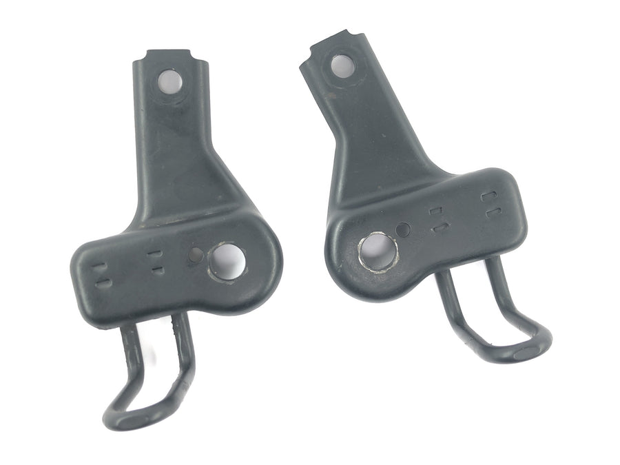 Triumph Daytona 900 T300D [1996] - Rear indicator mount, luggage hook