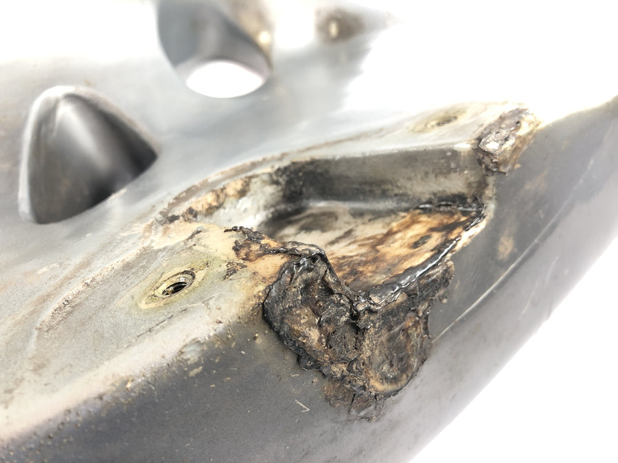 KTM 640 Adventure LC4 [2001] - Tank Benzintank mit Benzinhähnen beschädigt
