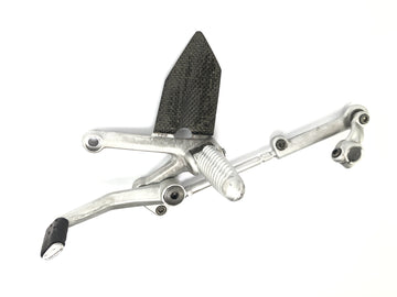 Ducati 999 H4 [2003] - Fahrerfußraste links mit Schaltgestänge und Schalthebell Fußrastenanlage
