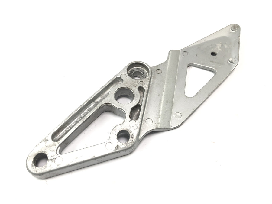 Suzuki GSX-R 1100 W GU75 C [1994] - Footrest holder left footrest holder