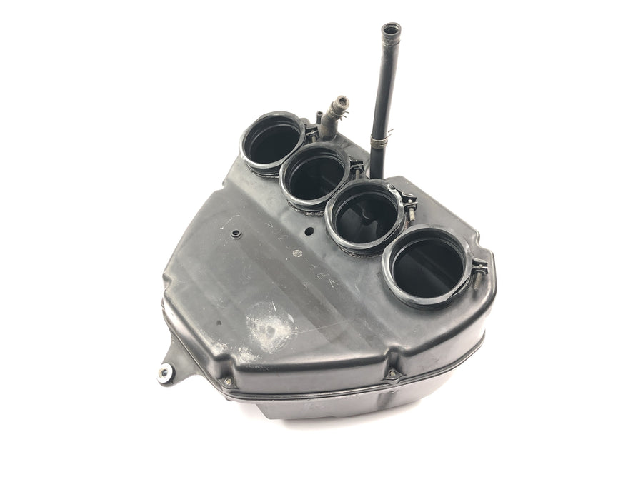 Yamaha YZF R1 RN04 [2001] - Air filter box airbox