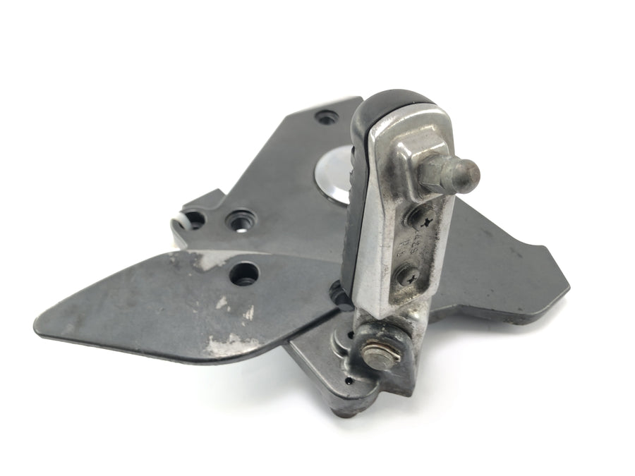 KAWASAKI ZR7 ZR750F [1999] - support de support de repose-pied sur le transporteur de repose-pieds du conducteur avant droit